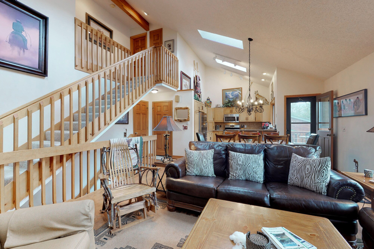 Living area 4, Great Location Near National Park & Town With a Deck & Mountain View, Larimer