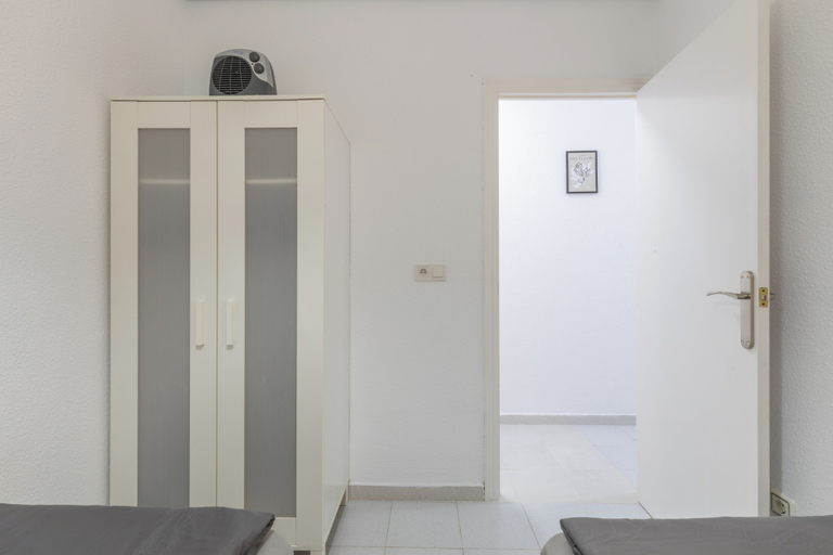Room 4, 2-bedroom Apartment-close to Beaches and Center, Alicante