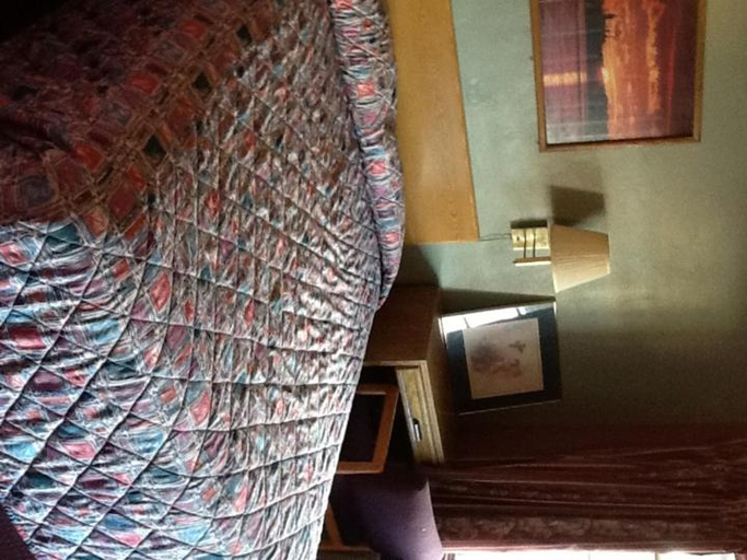 Others 5, Snowy River Inn, Navajo