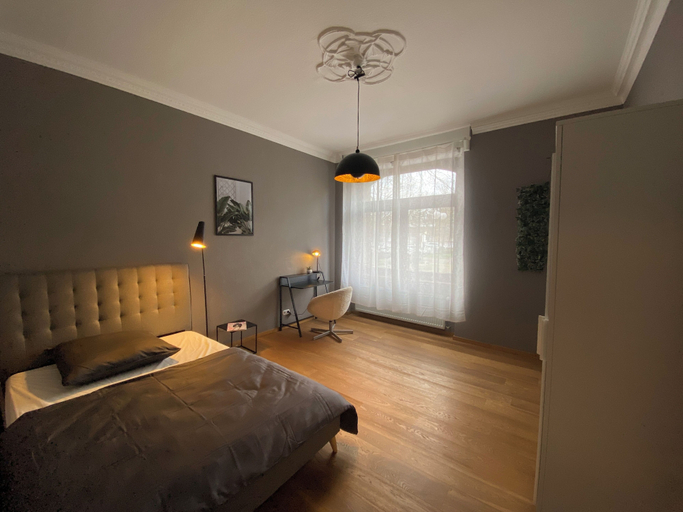 Room 4, Room-zimmer mit Stuck in Co-living Apart, Offenbach am Main