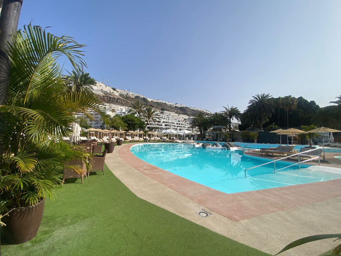 Exterior 3, Luxury Renovated Duplex With Pools & Private Jacuzzi!, Las Palmas