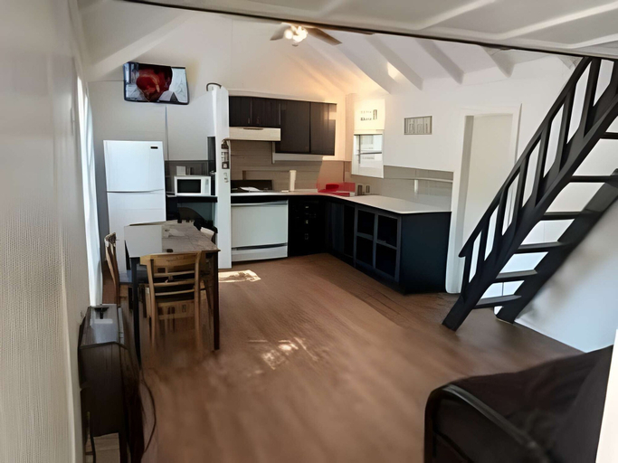 Room 5, The Point At Lake Hartwell, Anderson