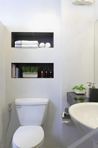 Bathroom 4, At Home Residence, Suan Luang