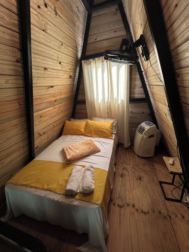 Room 2, Alpine Cabin PR 2026, Concepción de la Vega