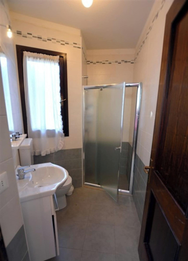 Bathroom 3, Charming House With Private Fenced Garden in Lignano Pineta, Udine