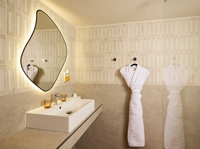Bathroom 4, You Hotel de France Valence - Handwritten Collection. T3 26, Drôme