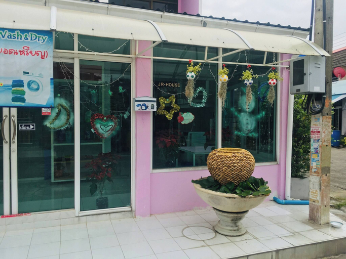 Exterior detail, JR - House #2 34-103, Don Muang