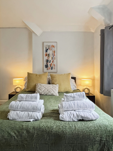 Interior 3, Cozy Hideaway With Hot Tub & Sauna Sleeps 7, East Sussex