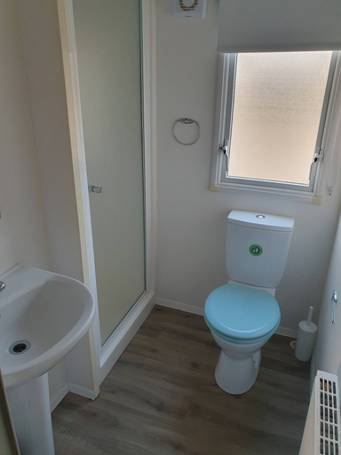 Bathroom 3, Golden Coast Holiday, Close to Woolacombe Beach, Devon
