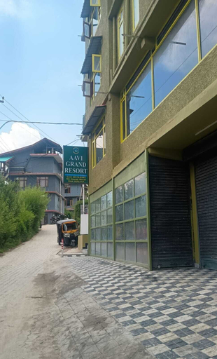 Front of property 5, Aavi Grand Manali, Kullu