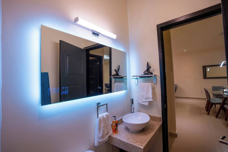 Bathroom 4, Luxury Apartment With Poll, Cozumel