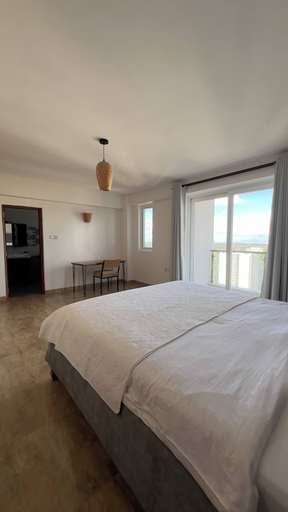 Room 5, Luxurious 3-bedroom Apartment in Westlands, Nairobi, Westlands