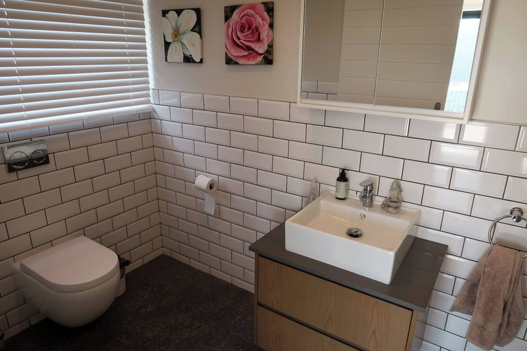 Bathroom 5, The Coral House, iLembe