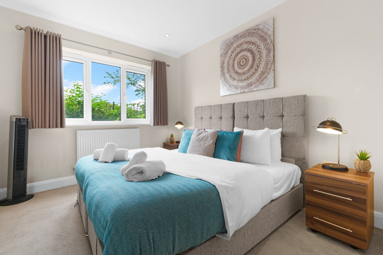 Room 3, Heathrow Living 2BDR 2BA Apt 02-360stays, Surrey