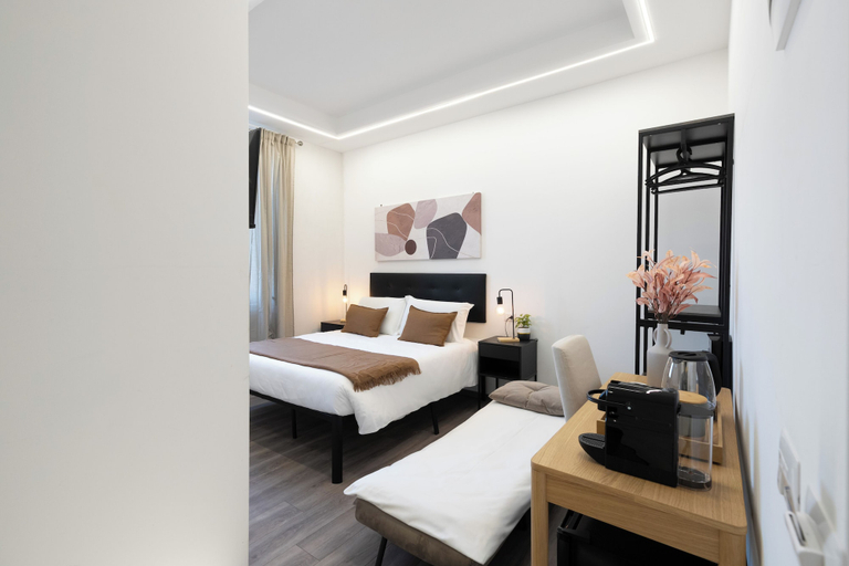 Bedroom 4, ReRent Rooms - 36 Trionfale Guesthouse, Rome