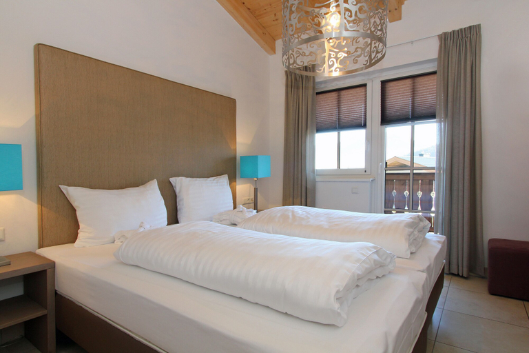 Bedroom 3, AvenidA Mountain Resort by Alpin Rentals - incl Summercard, Zell am See