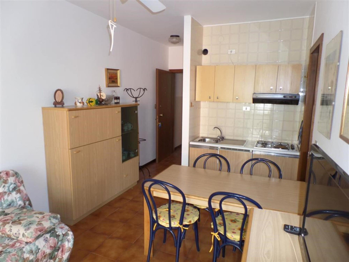 Dining room 4, Apartment 80m From the Beach, Venezia