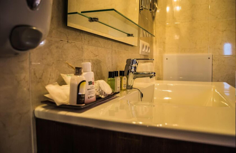 Bathroom 3, Agroturismo Es Gallicant, Baleares