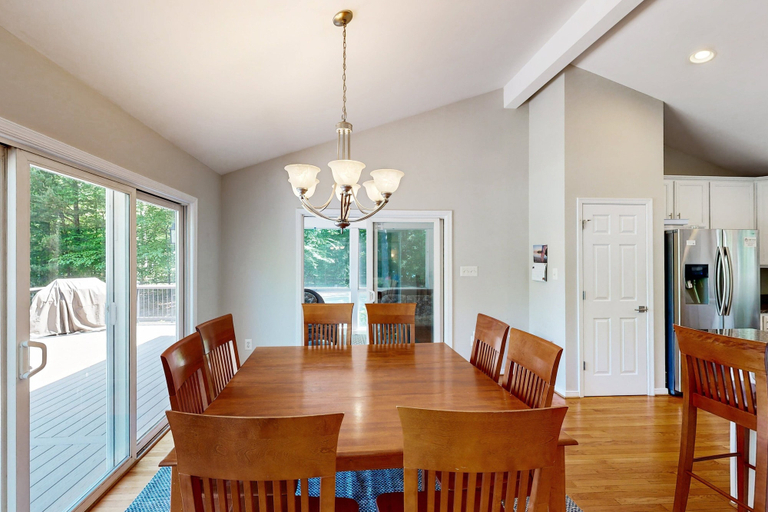 Room 5, Exquisite Dog-friendly Home With Kayaks, Pool Table, hot Tub, & Washer/dryer, Louisa