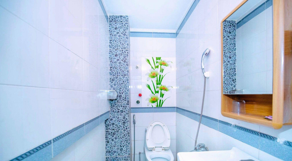 Bathroom 3, Yen Vy Hotel and Apartment, Qui Nhơn