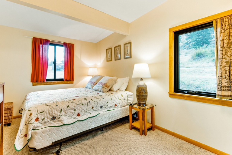 Room 5, Hot Tub, Pool Table, and Dog Friendly! River Waterfront Cabin With Mountain Views, Larimer
