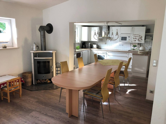 Dining 2, Charming Family Retreat in Hoyerswerda, Germany, Bautzen
