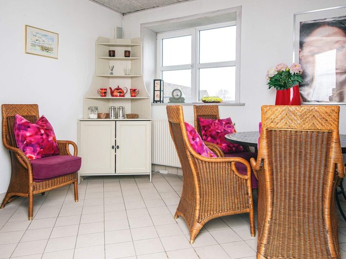 Spa 5, 4 person holiday park home in Rømø, Tønder