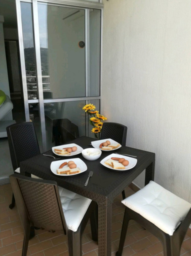 Dining room, Cozy Apartment Near the Beach, Pool Access, Hot Water, Cartagena de Indias