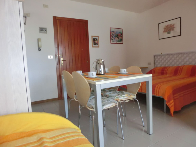 Room 3, Coastal Comfort in a Cozy Studio Side sea View, Venezia