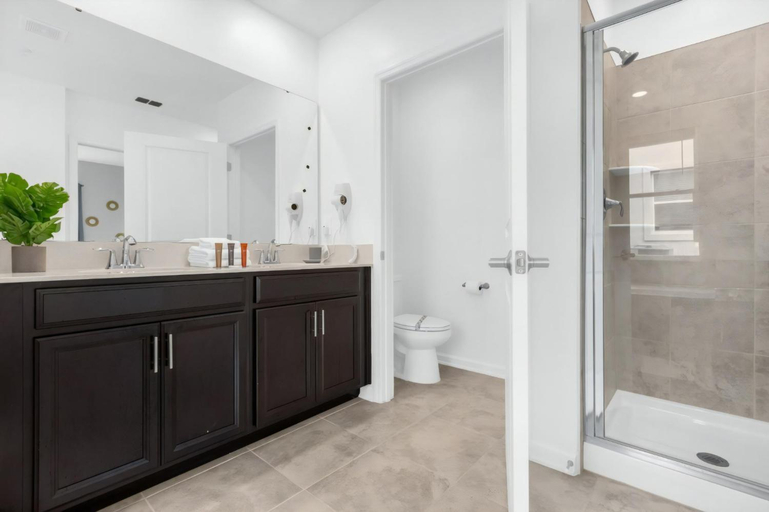 Bathroom 4, Bedrooms 2 Bathrooms Champions Gate 9341 SH, Osceola