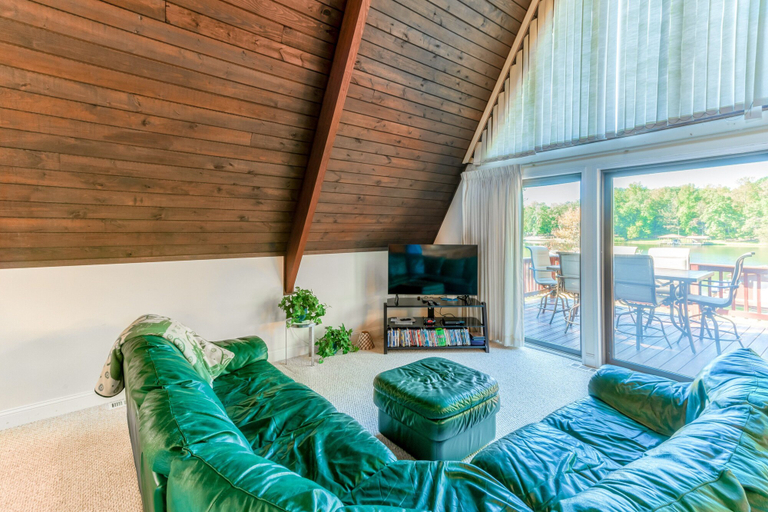 Living area 4, Charming, Lakefront A-frame With Private Dock, Lakeside Gazebo, Spacious Deck, Spotsylvania