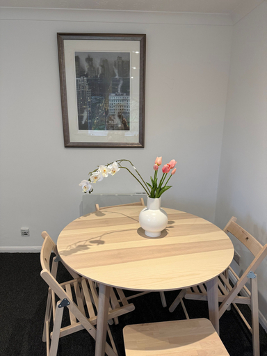 Dining room, Perfect for Longer Stays Equipped 2-bed Flat, Hampshire