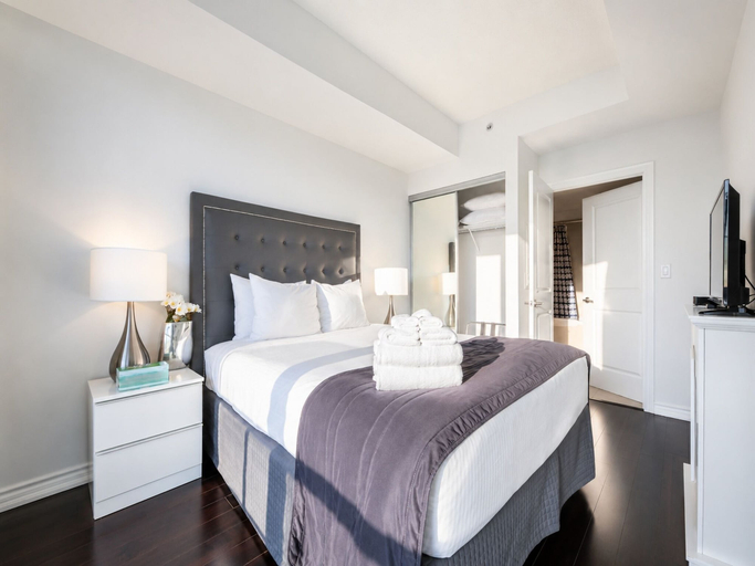 Bedroom 3, Downtown Toronto Near Sick Kids 2bedroom Sleeps 6 Balcony, 3 Tvs, Pet Friendly, Toronto