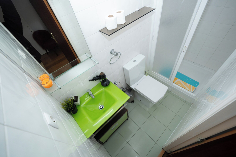Bathroom 2, Room-palma 1 Bedroom Apartment Lisbon, Lisbon