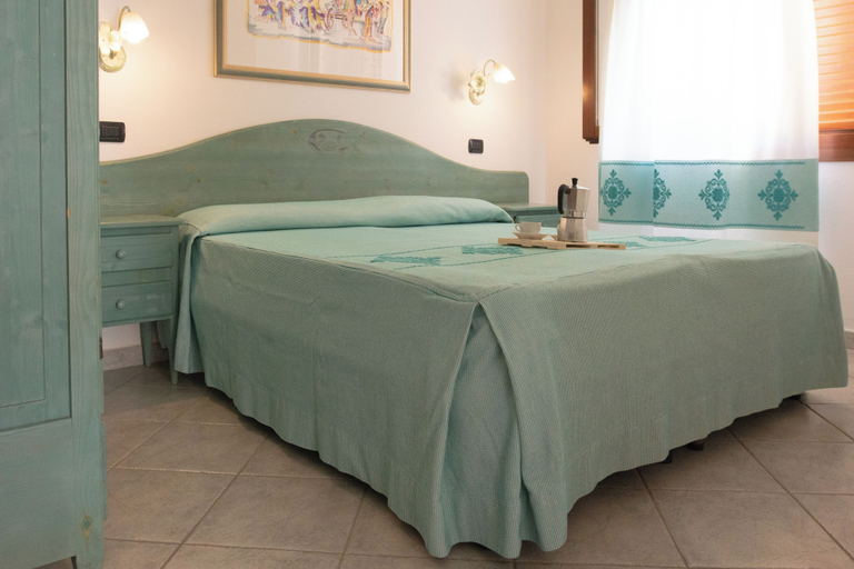 Room 4, Idyllic Residence Cala Viola !ne Bedroom No1420, Nuoro
