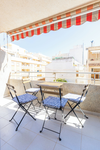 Balcony 5, 2-bedroom Apartment-close to Beaches and Center, Alicante