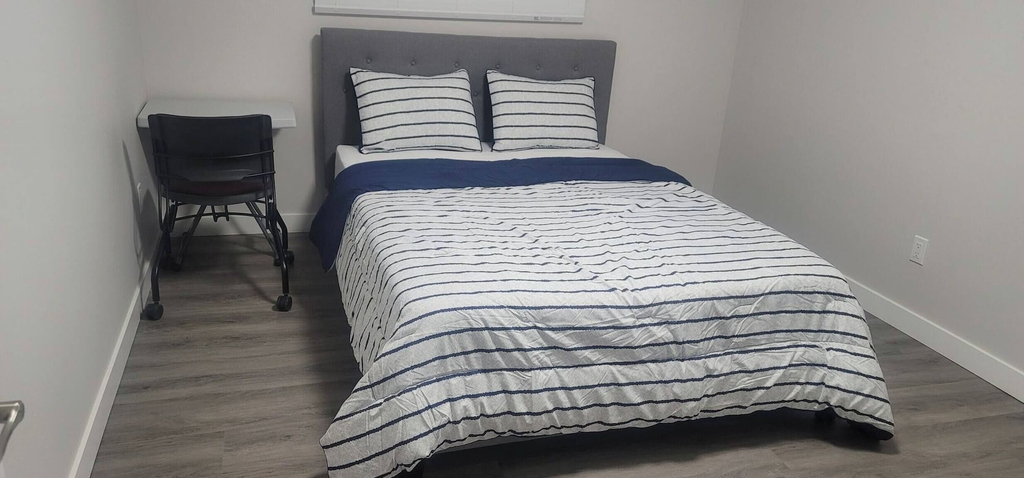 Room 2, A 2 Bedroom Cozy Home Away From Home at South East Calgary, Division No. 6