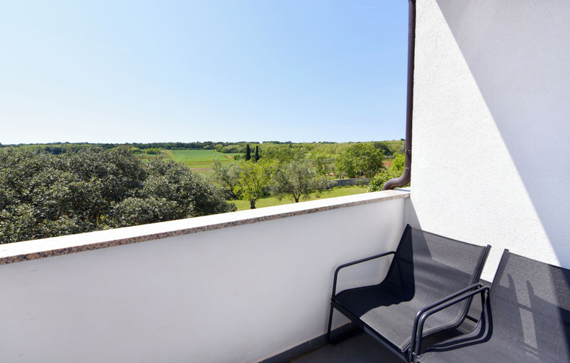 Balcony 4, Peaceful Flat Surrounded by Nature, Umag