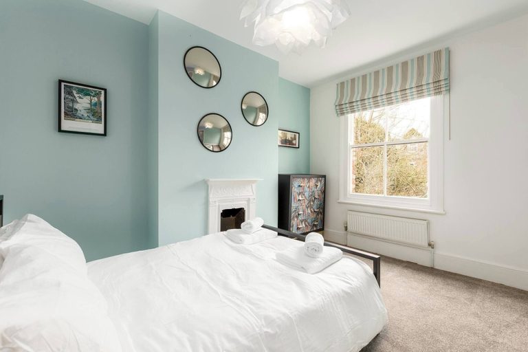 Room 4, Beautiful Edwardian Home In Central Oxford, Oxfordshire