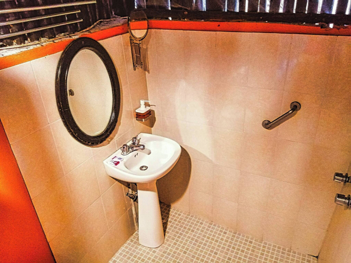 Bathroom 4, Beachfront Palapa In El Cuyo, Best Views, Tizimín