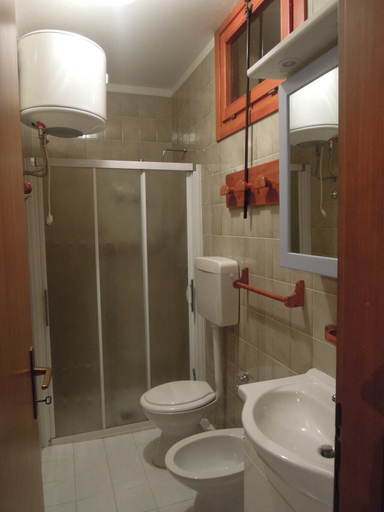 Bathroom amenities 4, Precious Apartment in Residence With Swimming Pool, Venezia