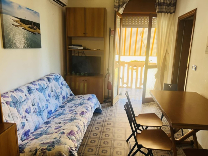 Living room, Sunny Apartment With Balcony-beahost, Venezia