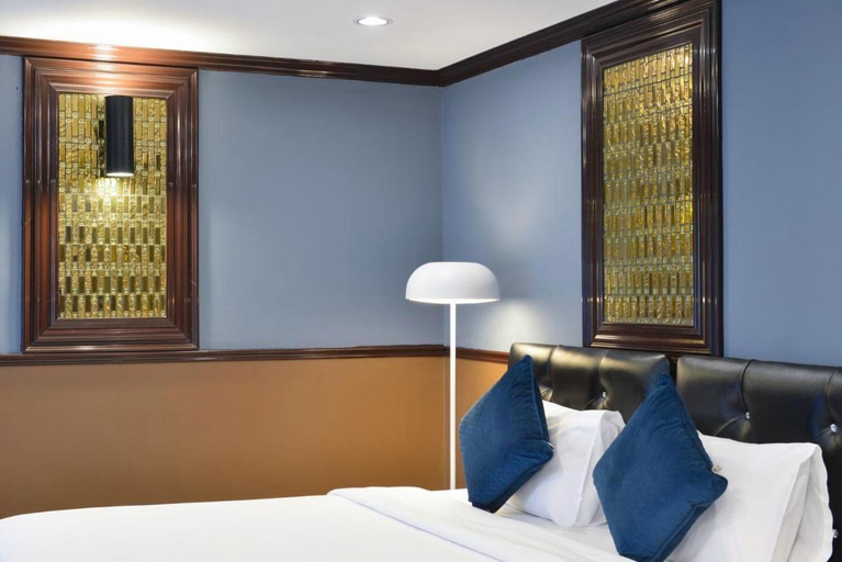 Bedroom 3, The Breton Hotel (Media), Bung Kum