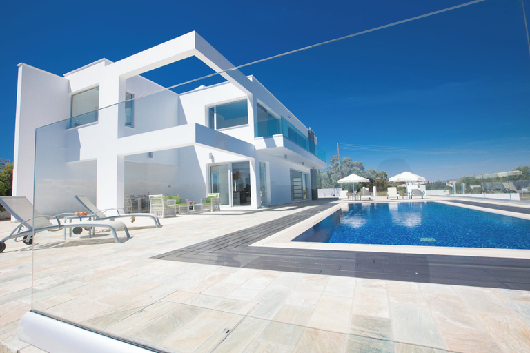 Pool 5, KO1 With Breathtaking sea Views