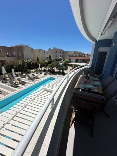 Pool 5, Executive Two Bedroom Suite, Crete