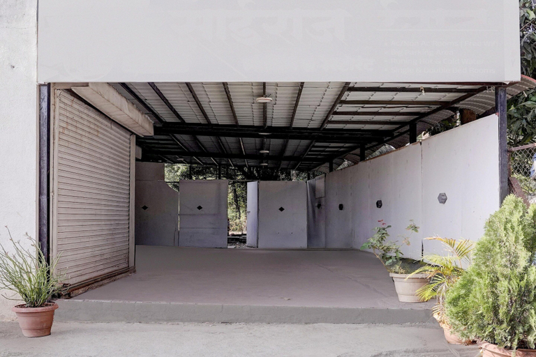 Reception 2, Classic With Twin Bed Sairaj Lodging, Satara
