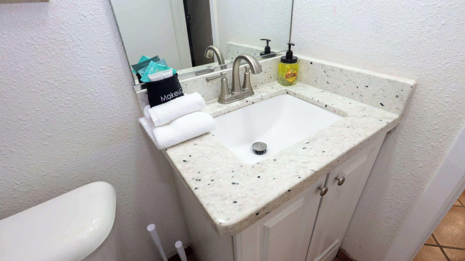 Bathroom 3, Gulfview II #604, Cameron