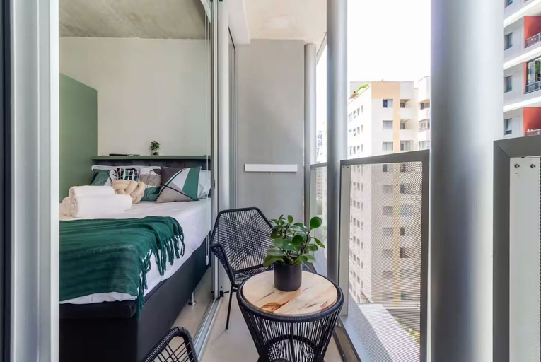 Room 5, Frei Caneca 517 - 0q 2, São Paulo