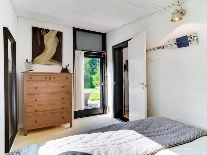 Bedroom 2, 4 star holiday home in Dronningmølle, Gribskov