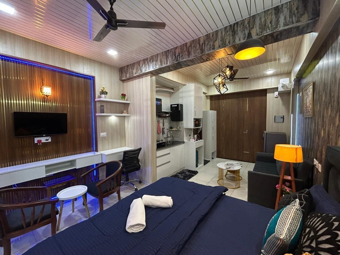 Room 3, Spacious 1bhk for 6 Guests King & Sofa Beds Zirakpur,chandigarh,mohali,tricity, Sahibzada Ajit Singh Nagar